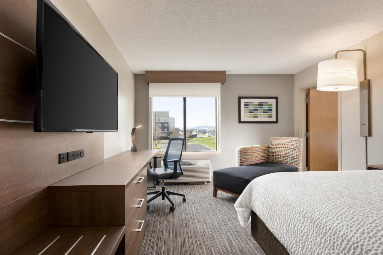 Holiday Inn Express Hotel & Suites Anniston/Oxford By Ihg Exterior foto