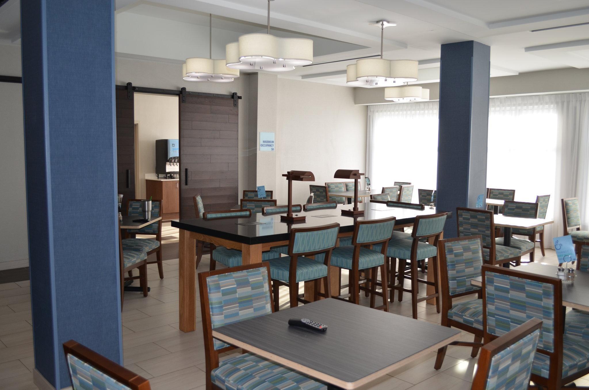 Holiday Inn Express Hotel & Suites Anniston/Oxford By Ihg Exterior foto