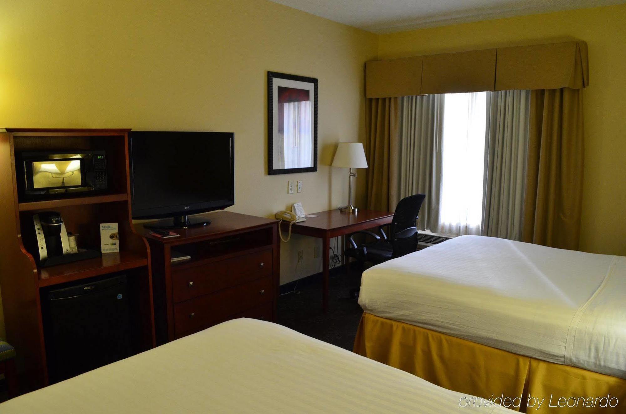 Holiday Inn Express Hotel & Suites Anniston/Oxford By Ihg Exterior foto