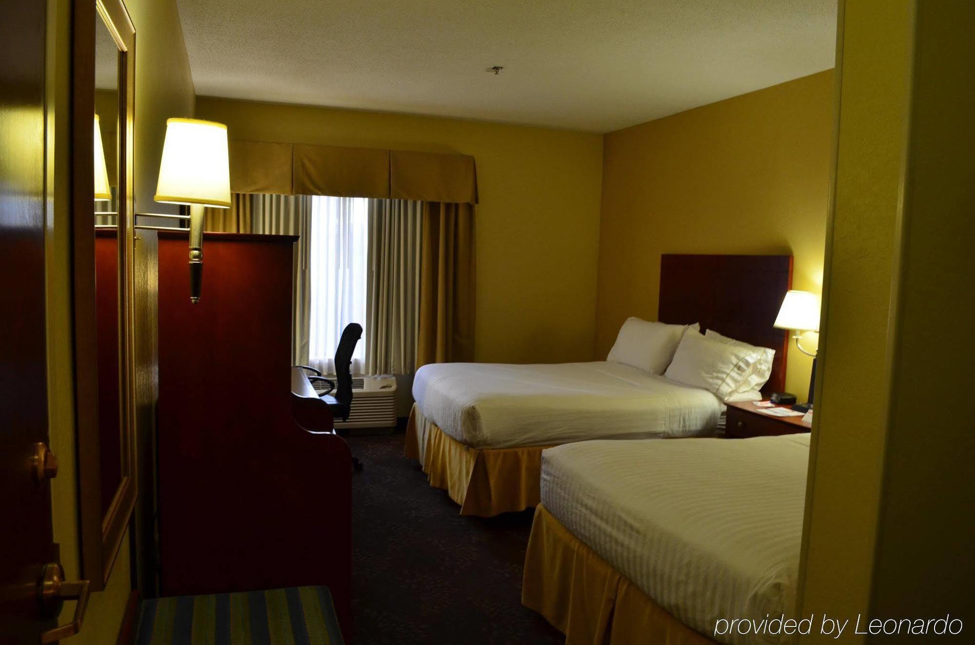 Holiday Inn Express Hotel & Suites Anniston/Oxford By Ihg Exterior foto