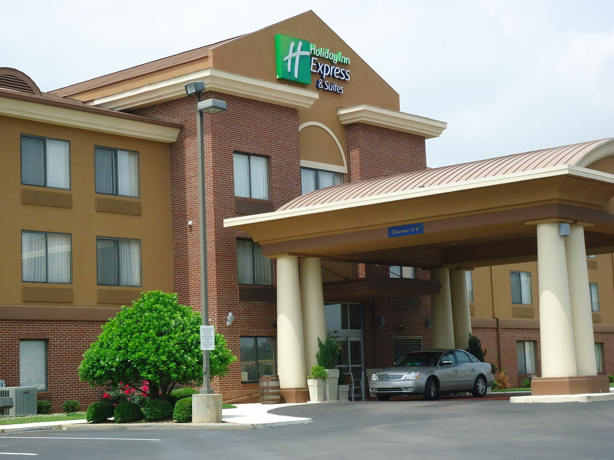 Holiday Inn Express Hotel & Suites Anniston/Oxford By Ihg Exterior foto