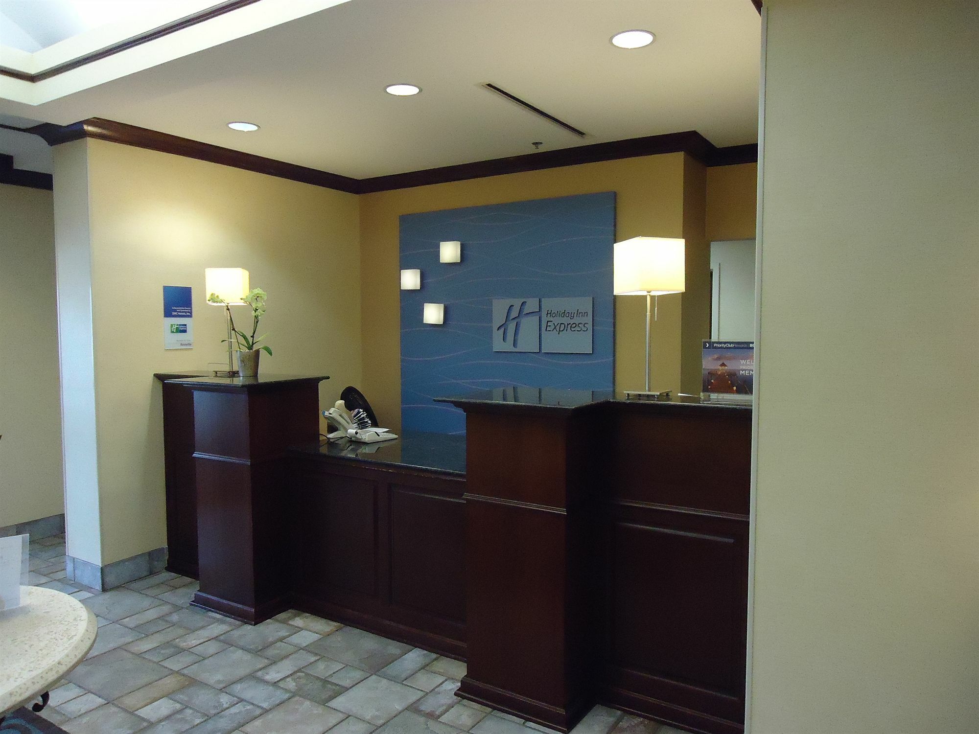 Holiday Inn Express Hotel & Suites Anniston/Oxford By Ihg Exterior foto